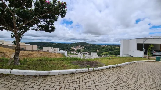 Lote/Terreno à venda, 422m² no São Pedro, Juiz de Fora
