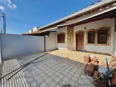 Casa com 3 Quartos à venda, 180m² no Santa Amélia, Belo Horizonte