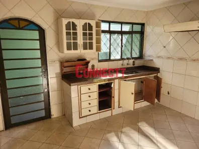 Casa com 2 Quartos à venda, 195m² no Vila Tibério, Ribeirão Preto