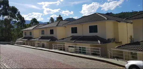 Casa de Condomínio com 2 Quartos à venda, 75m² no Penedo, Itatiaia