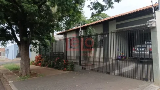 Casa com 3 Quartos à venda, 100m² no Vila Morangueira, Maringá