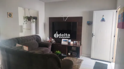 Casa de Condomínio com 3 Quartos à venda, 110m² no Aclimação, Uberlândia