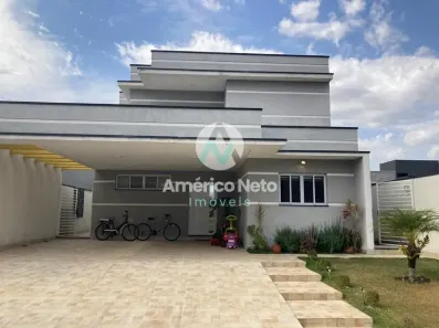 Sobrado com 4 Quartos à venda, 300m² no Piracangaguá, Taubaté