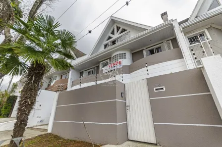 Sobrado com 4 Quartos à venda, 210m² no Mercês, Curitiba