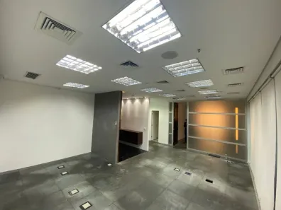 Sala Comercial para alugar, 135m² no Indianópolis, São Paulo