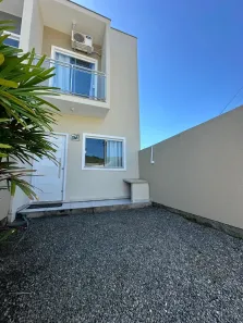 Casa com 2 Quartos à venda, 65m² no Parque Guarani, Joinville