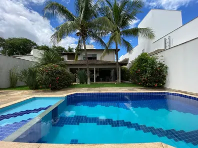 Casa com 3 Quartos à venda, 282m² no Jardim Karaíba, Uberlândia