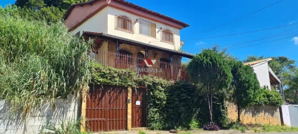Casa com 5 Quartos para alugar, 180m² no Nova Gameleira, Belo Horizonte