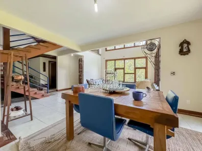 Casa de Condomínio com 4 Quartos à venda, 276m² no Carlos Guinle, Teresópolis