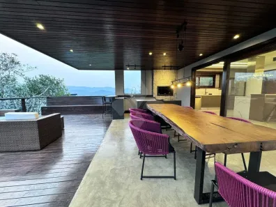 Casa de Condomínio com 3 Quartos à venda, 346m² no ,