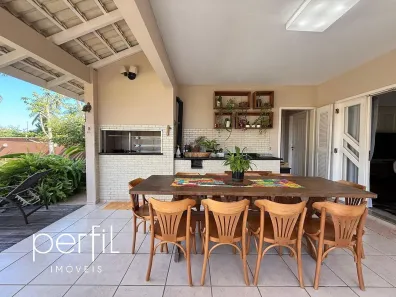Sobrado com 5 Quartos à venda, 320m² no Santo Antônio, Joinville
