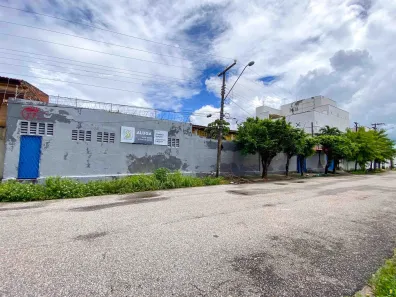 Ponto Comercial para alugar, 1400m² no Vila União, Fortaleza