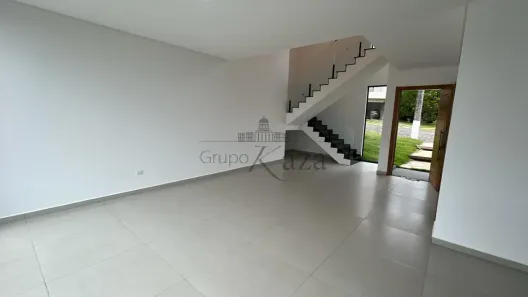 Casa de Condomínio com 3 Quartos para alugar, 252m² no Vila Zezé, Jacareí