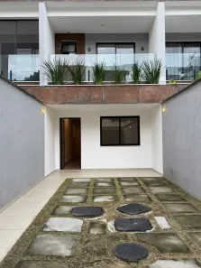 Casa com 3 Quartos para alugar, 120m² no Curicica, Rio de Janeiro