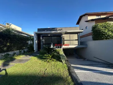 Casa de Condomínio com 3 Quartos à venda, 300m² no Jardim das Cerejeiras, Arujá