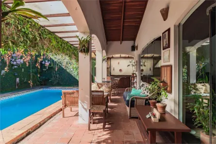 Casa com 3 Quartos à venda, 260m² no Caxingui, São Paulo