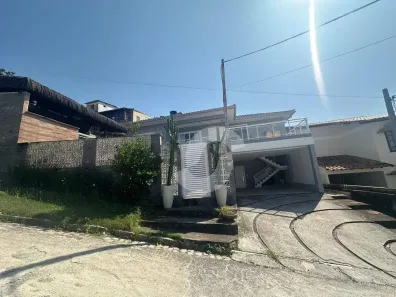 Casa de Condomínio com 4 Quartos à venda, 292m² no Mata Paca, Niterói