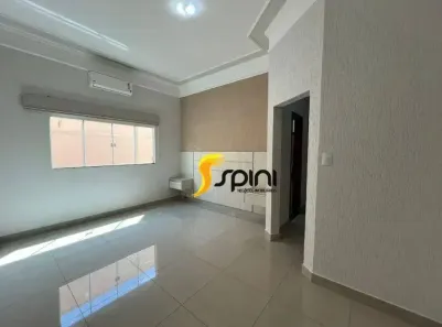 Casa com 3 Quartos para alugar, 240m² no Jardim Patrícia, Uberlândia