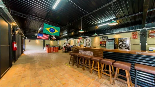 Sala Comercial para alugar, 350m² no Novo Mundo, Curitiba