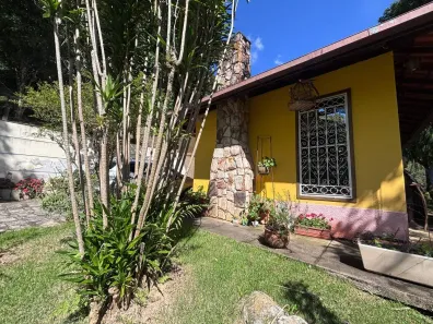 Casa com 3 Quartos para alugar, 135m² no Cascatinha, Nova Friburgo