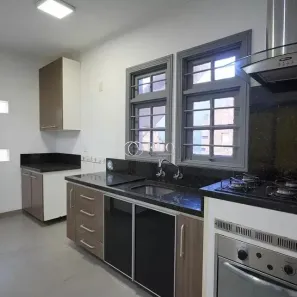 Casa com 2 Quartos para alugar, 130m² no Santana, Porto Alegre