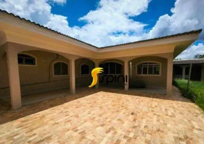 Casa com 4 Quartos para alugar, 350m² no Saraiva, Uberlândia