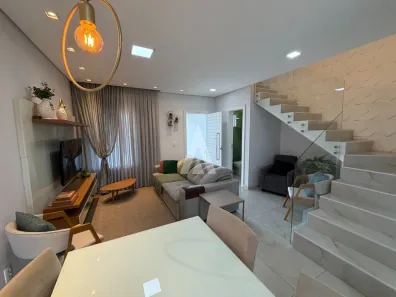 Sobrado com 3 Quartos à venda, 179m² no Bucarein, Joinville