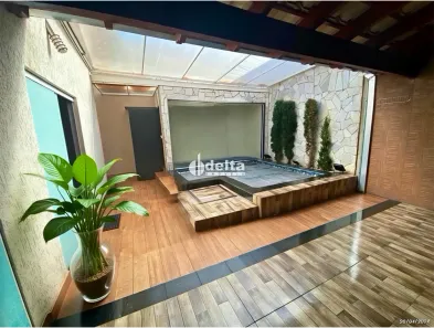 Casa com 3 Quartos à venda, 230m² no Jardim Inconfidência, Uberlândia