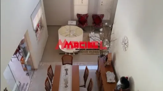Sobrado com 3 Quartos à venda, 305m² no Jardim Baronesa, Taubaté