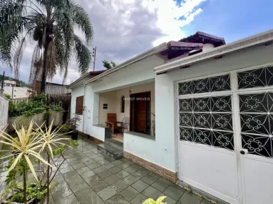 Casa com 4 Quartos à venda, 360m² no Santa Catarina, Juiz de Fora