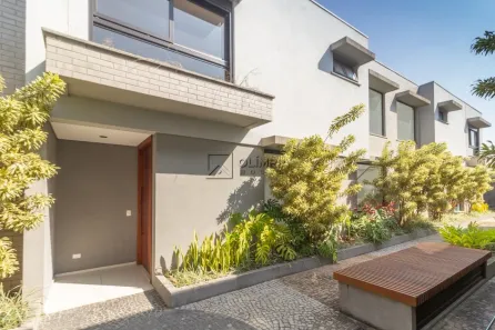 Casa de Condomínio com 3 Quartos para alugar, 268m² no Indianópolis, São Paulo