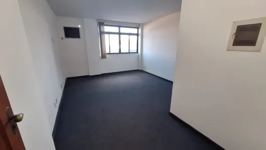 Prédio Comercial para alugar, 300m² no Taquara, Rio de Janeiro