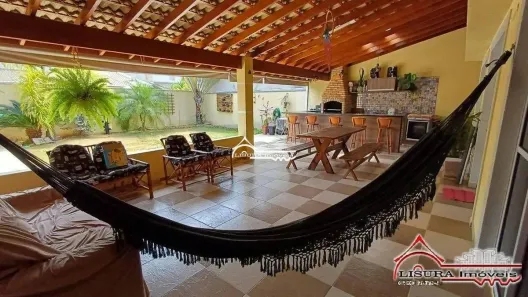 Casa de Condomínio com 3 Quartos à venda, 106m² no Loteamento Villa Branca, Jacareí