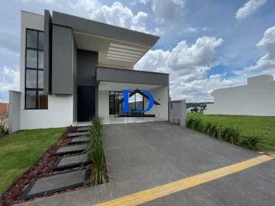 Casa de Condomínio com 3 Quartos à venda, 250m² no Jardins Parma, Senador Canedo