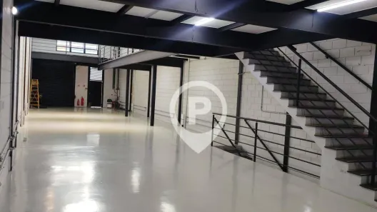 Galpão/Depósito/Armazém para alugar, 348m² no Cerâmica, São Caetano do Sul