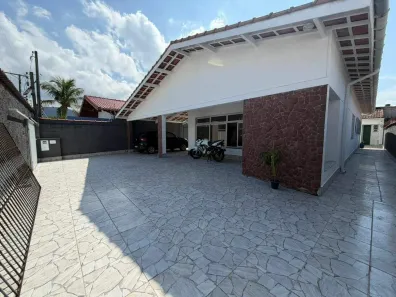 Casa com 4 Quartos à venda, 200m² no Flórida, Praia Grande