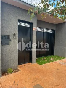 Casa com 2 Quartos à venda, 70m² no Loteamento Portal do Vale II, Uberlândia