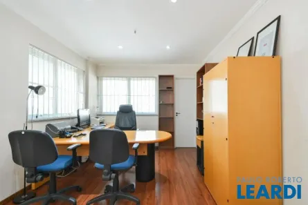Sala Comercial à venda, 31m² no Cerqueira César, São Paulo