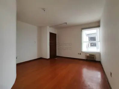 Sala Comercial à venda, 50m² no Centro, Pelotas