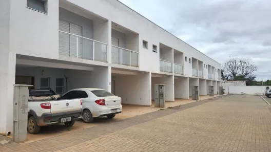 Casa de Condomínio com 2 Quartos à venda, 110m² no Jd Perlamar, Araçoiaba da Serra