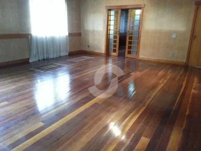 Casa com 4 Quartos à venda, 380m² no Vital Brazil, Niterói