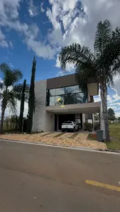 Casa com 4 Quartos para alugar, 334m² no Condomínio Residencial Gaudi, Anápolis