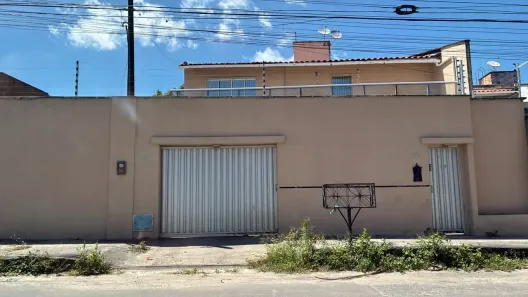 Casa com 3 Quartos à venda, 251m² no Cajazeiras, Fortaleza