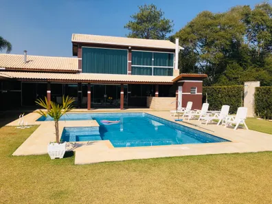Fazenda/Sítio com 4 Quartos à venda, 400m² no Centro, Ibiúna