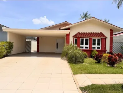 Casa de Condomínio com 4 Quartos à venda, 164m² no Flores, Manaus
