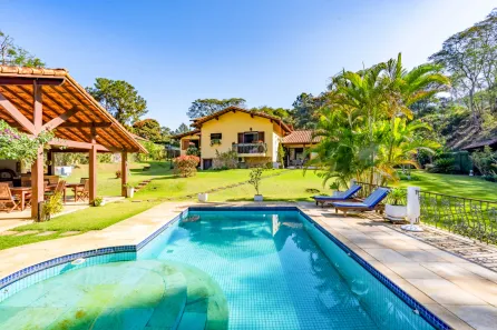 Casa de Condomínio com 6 Quartos à venda, 301m² no Cuiabá, Petrópolis