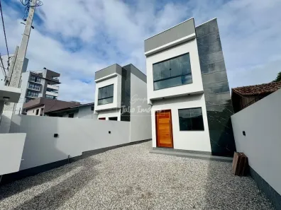 Casa com 2 Quartos à venda, 80m² no Águas Claras, Brusque