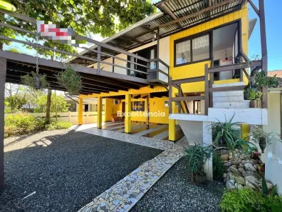 Sobrado com 7 Quartos à venda, 140m² no Guaratuba, Guaratuba