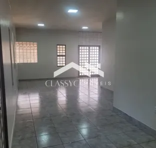 Casa com 3 Quartos para alugar, 250m² no Santa Mônica, Uberlândia
