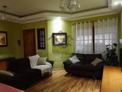 Casa com 2 Quartos à venda, 115m² no Jardim Layr, Mogi das Cruzes